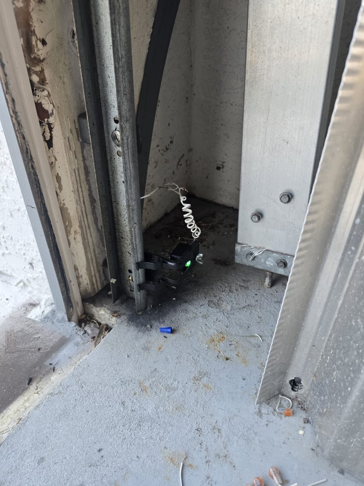 Garage door service in Miramar, FL